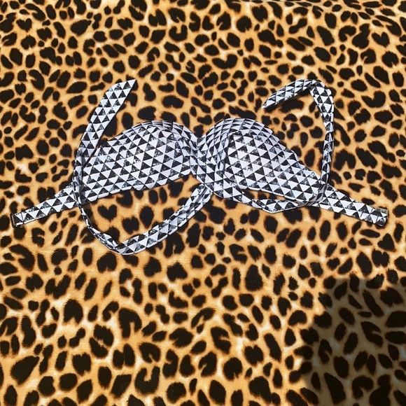 VS PINK bikini top size xs - Picture 5 of 5